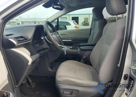 2021 Toyota Sienna Le from USA, damaged, VIN 5TDBRKEC2MS002834